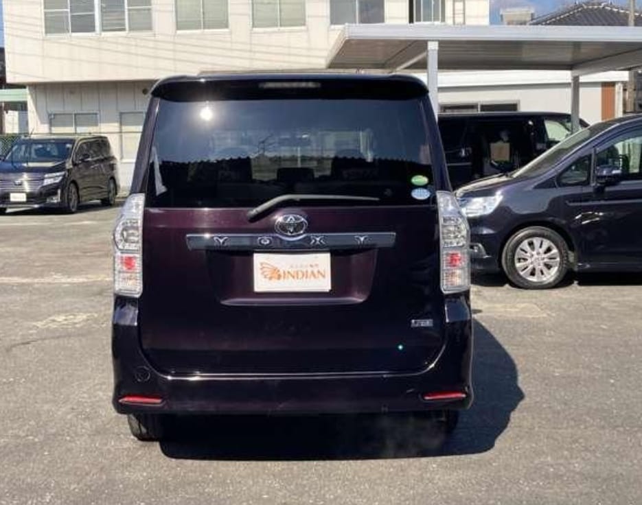 2013 TOYOTA VOXY